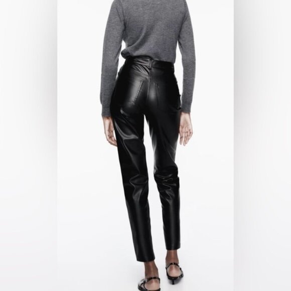 Babaton Contour V-neck Longsleeve Bodysuit - Picture 3 of 5